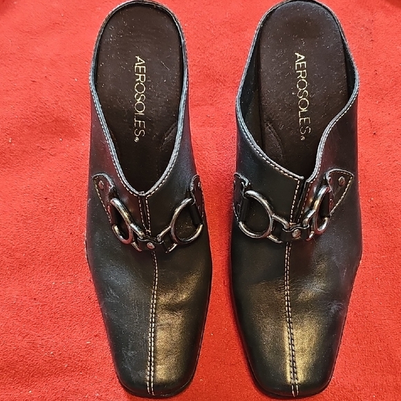 ☆HOLIDAY SALE☆ LEATHER AEROSOLES BLACK MULES SZ 8 - Picture 1 of 7